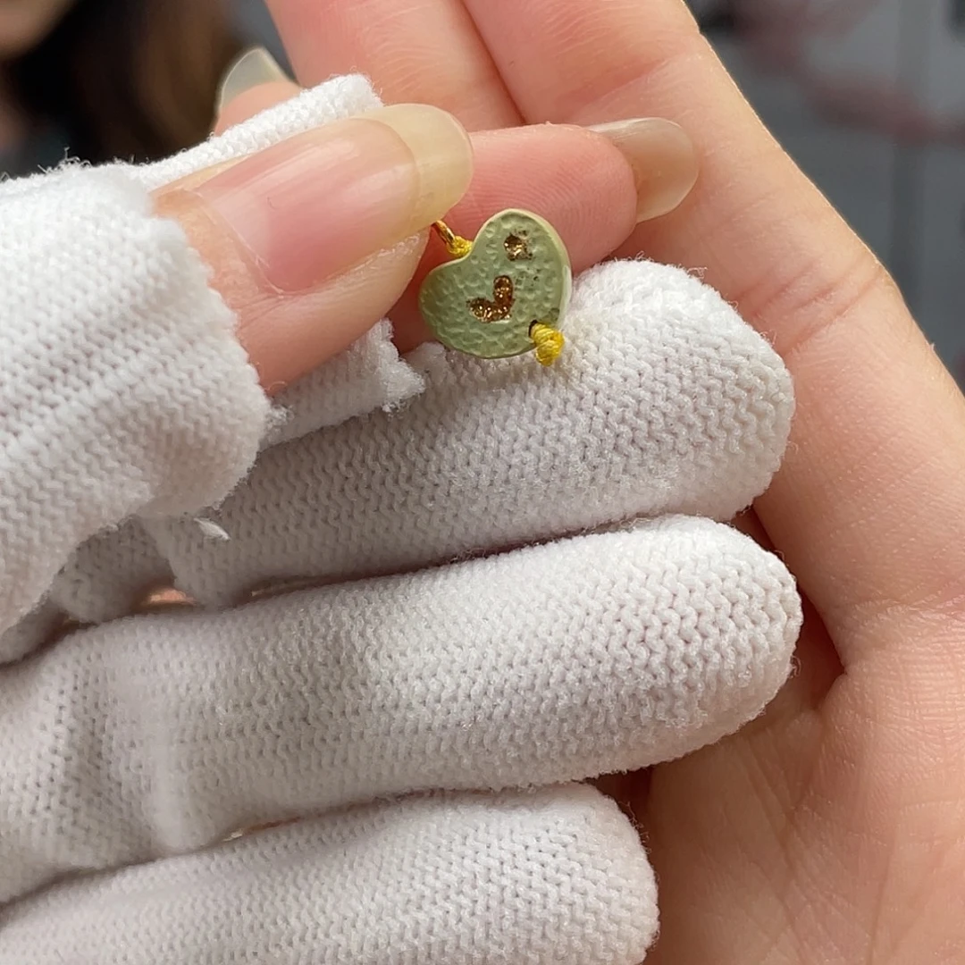 绿松石未镶嵌挂件