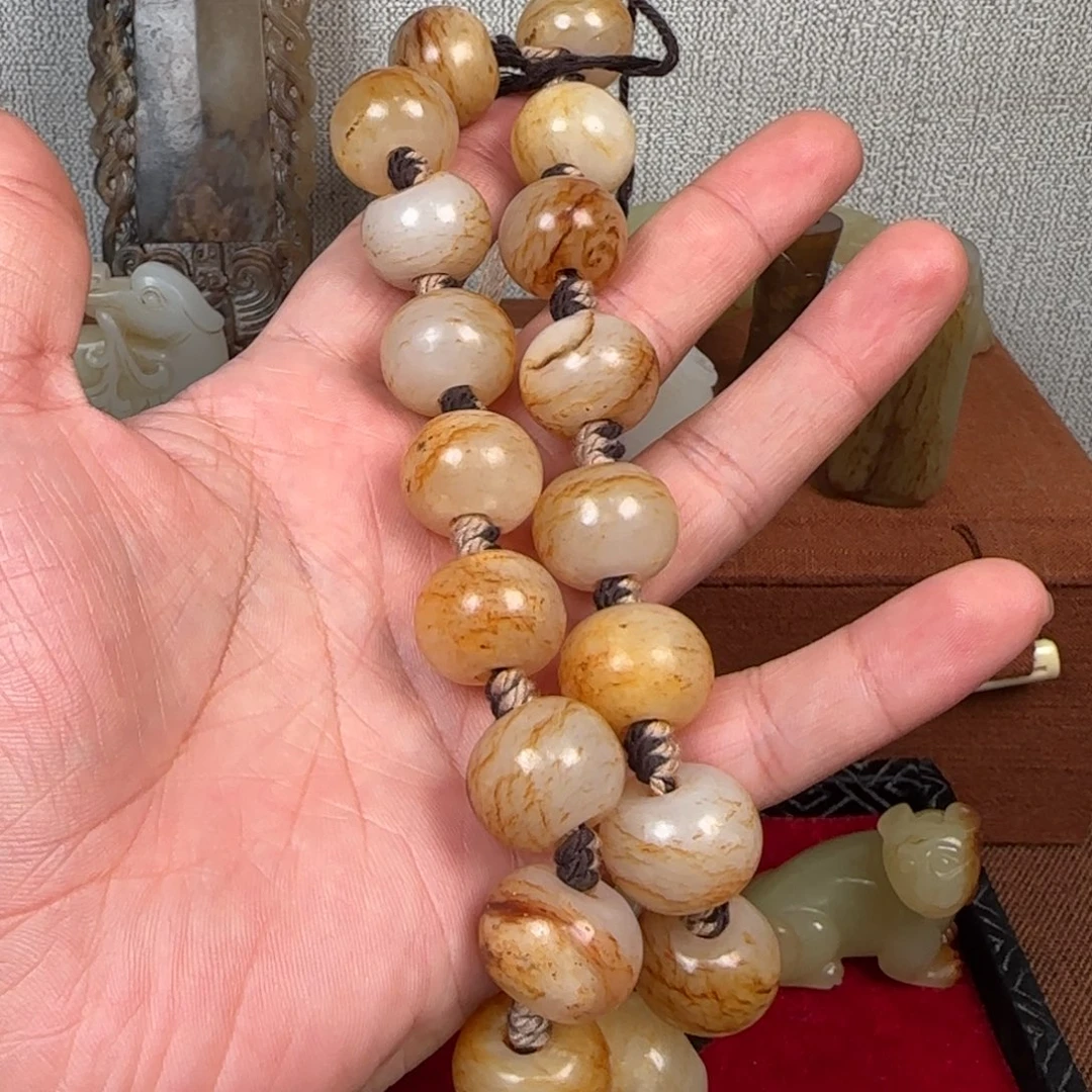 小***。非常精美的脖挂件