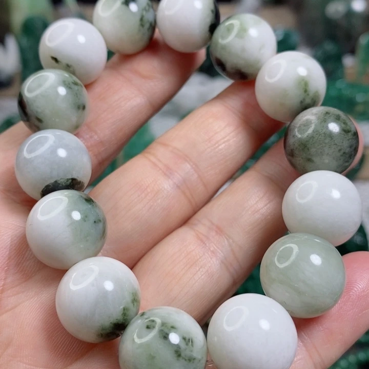 未镶嵌独山玉颈饰