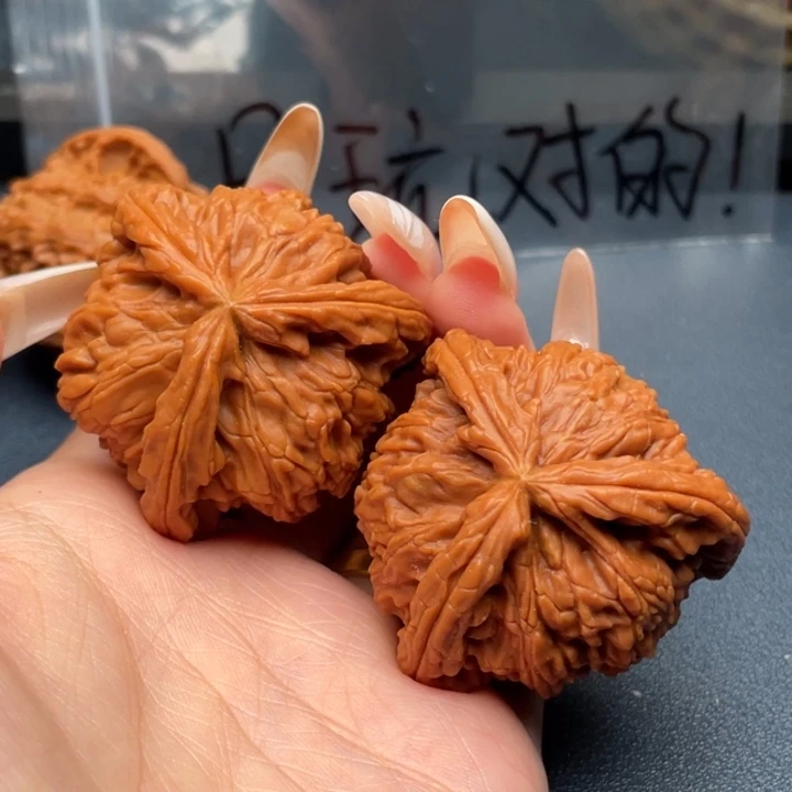 冰***足文玩核桃吊坠白狮子