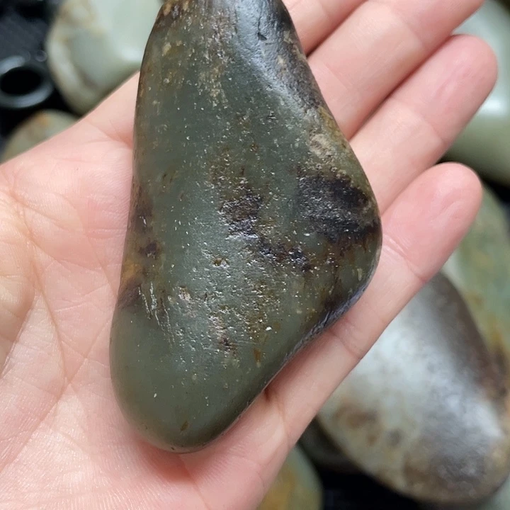 和田玉未镶嵌车挂