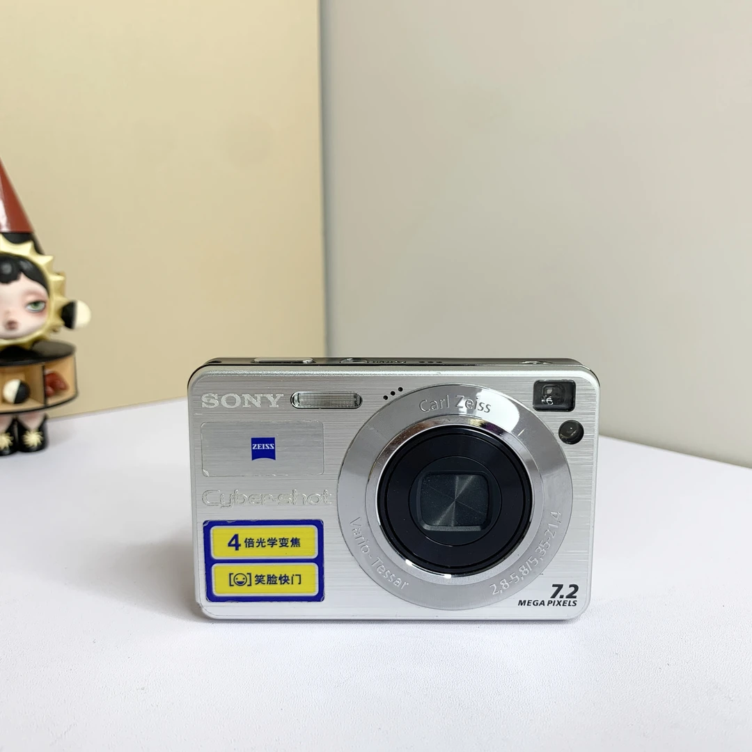 9新 Sony/索尼 w110银色 色彩复古质感 人像通透亮白奶油肌肤