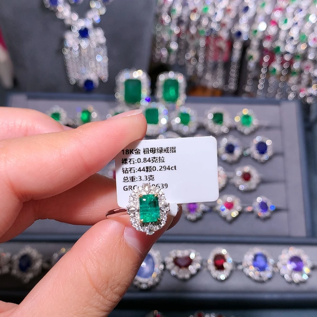 【闪购商品】祖母绿戒指18K金镶嵌
