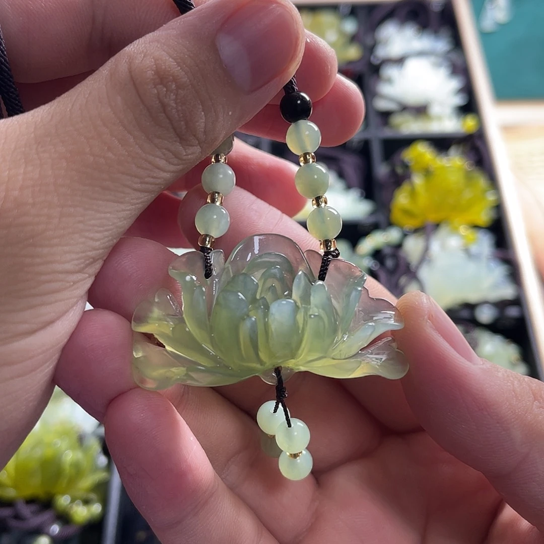 蛇纹石玉未镶嵌颈饰