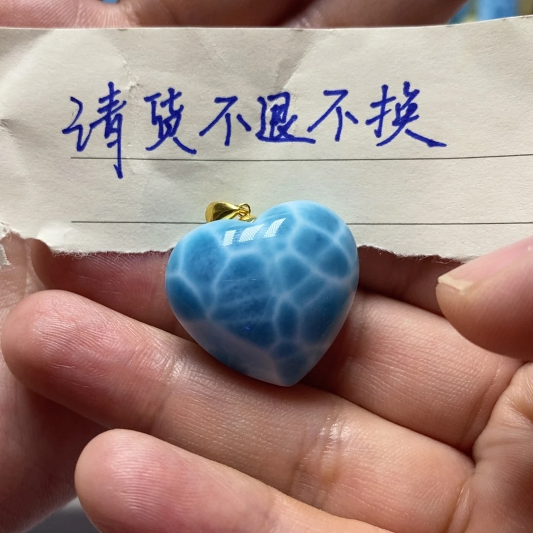 开***心针钠钙石（海纹石）18K金镶嵌颈饰