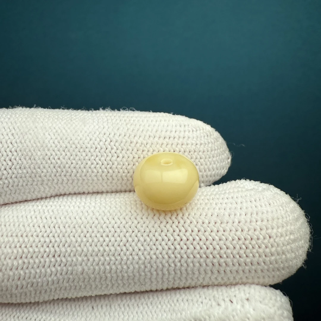 B8981【瑕疵】天然原矿蜜蜡 老型10.7*7.2mm支持复检假一罚十