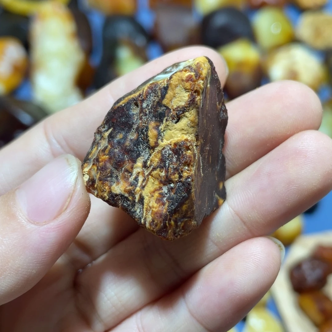 云***年定制琥珀未镶嵌波罗的海原石