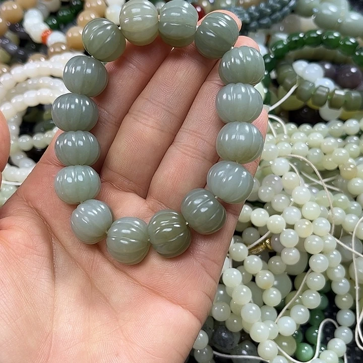 清***月和田玉未镶嵌手链