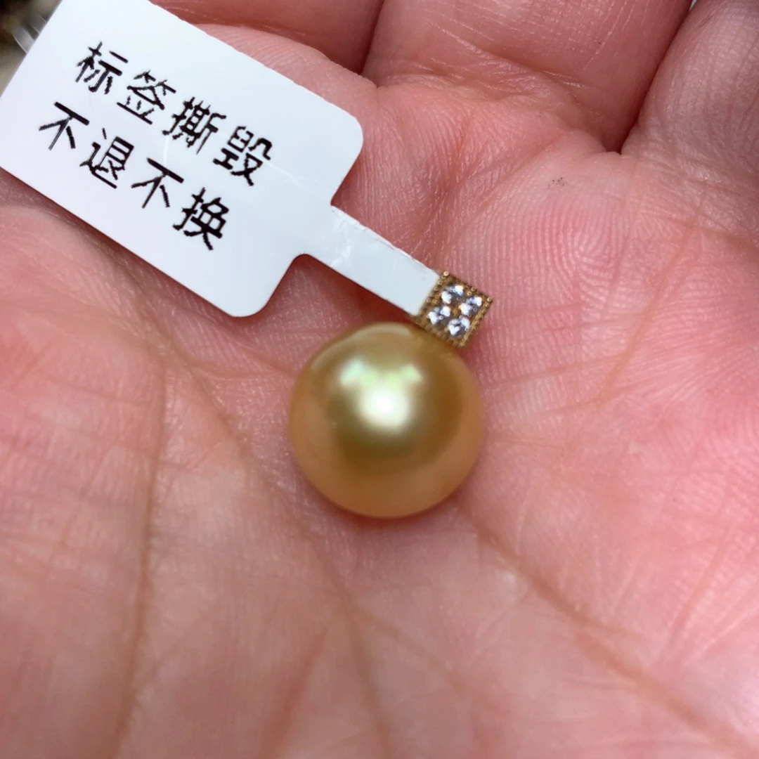 颈饰18K金镶嵌海水珍珠