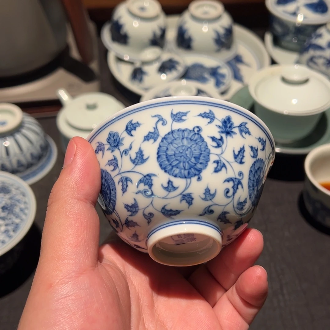 杯子宫碗一只花卉