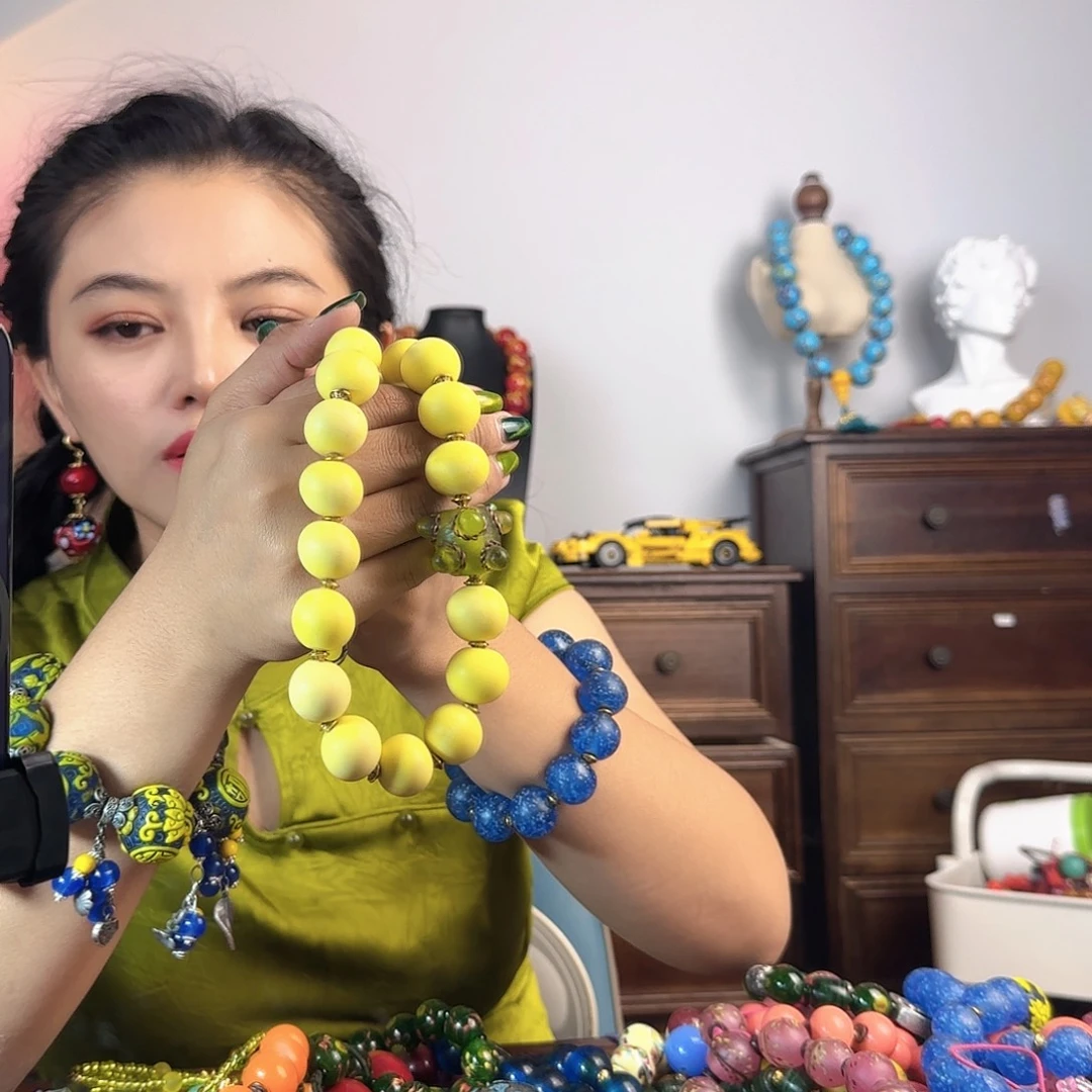 *****琉璃颈饰黄色奶黄色的项链的