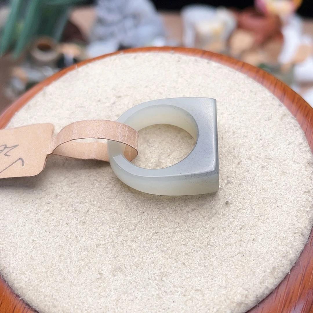 未镶嵌戒指和田玉Q49飘墨马鞍17.4不退换