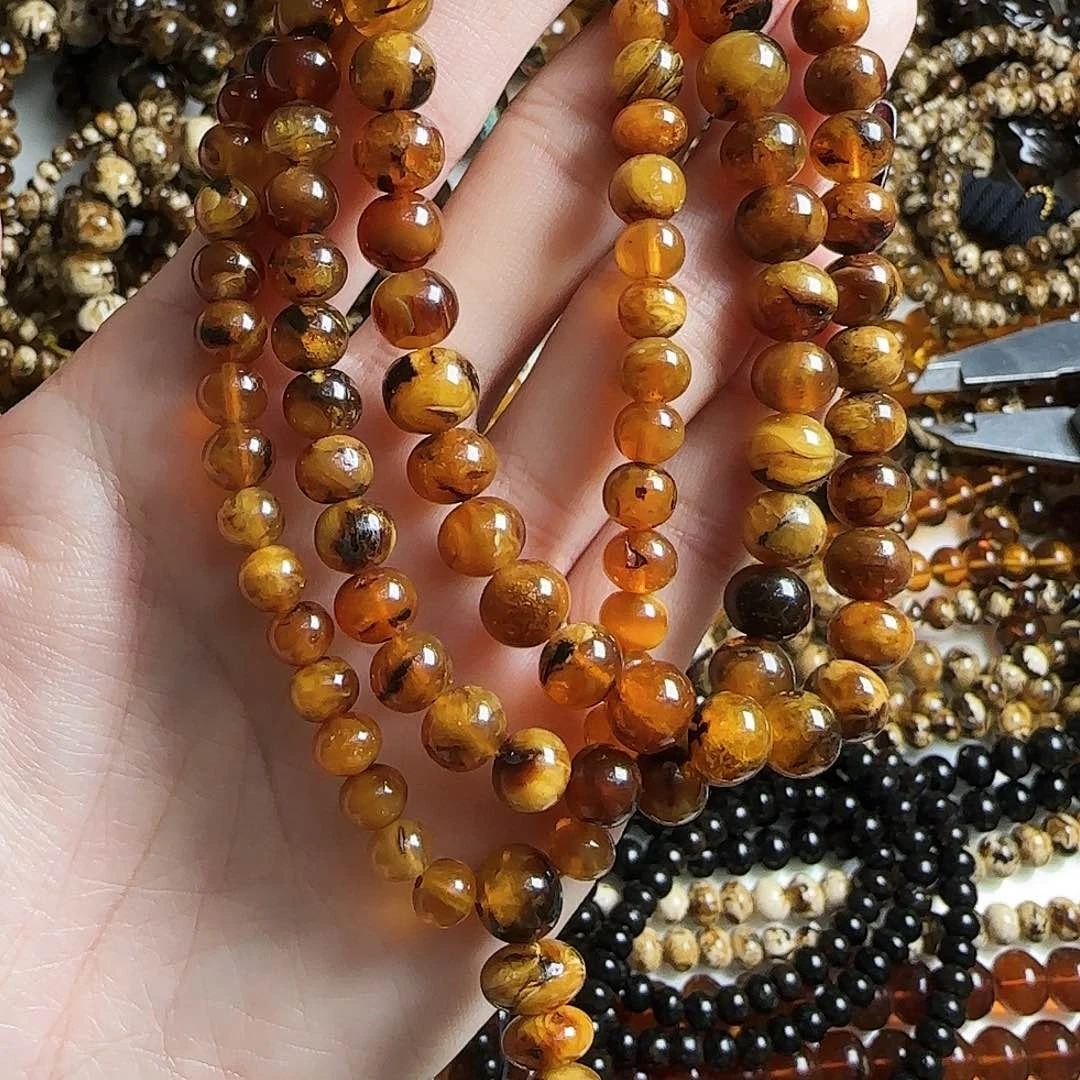 琥珀耳饰未镶嵌?***子抚顺琥珀