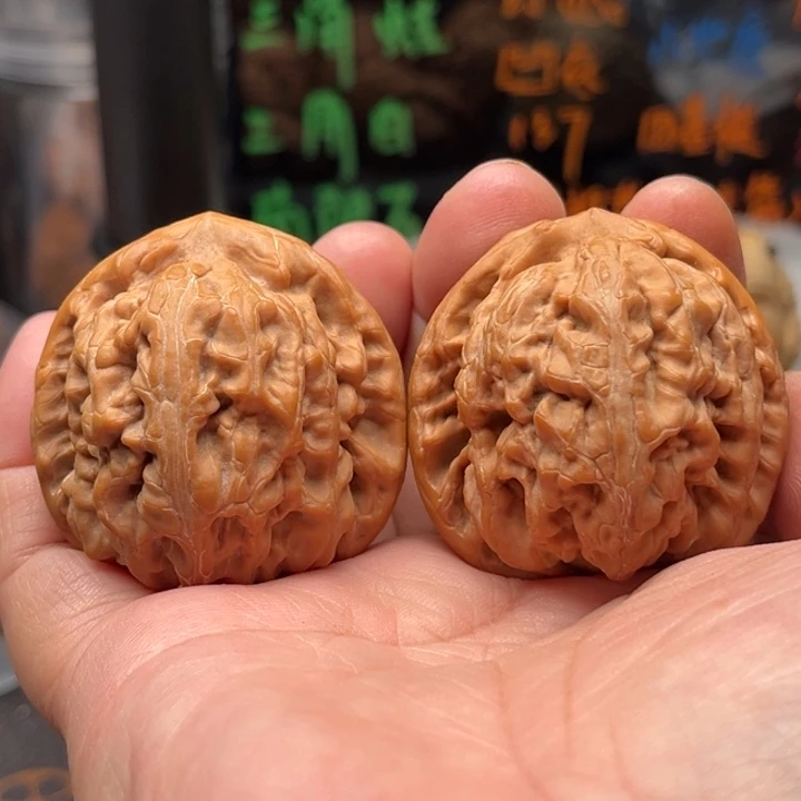 文玩核桃把件红锦里