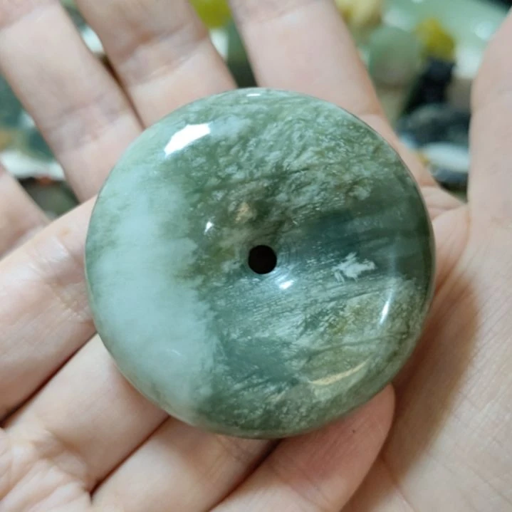 岫玉未镶嵌平安扣