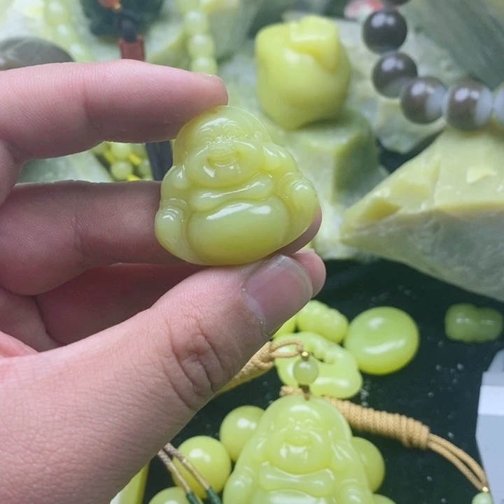@***己布新疆若羌黄玉小佛