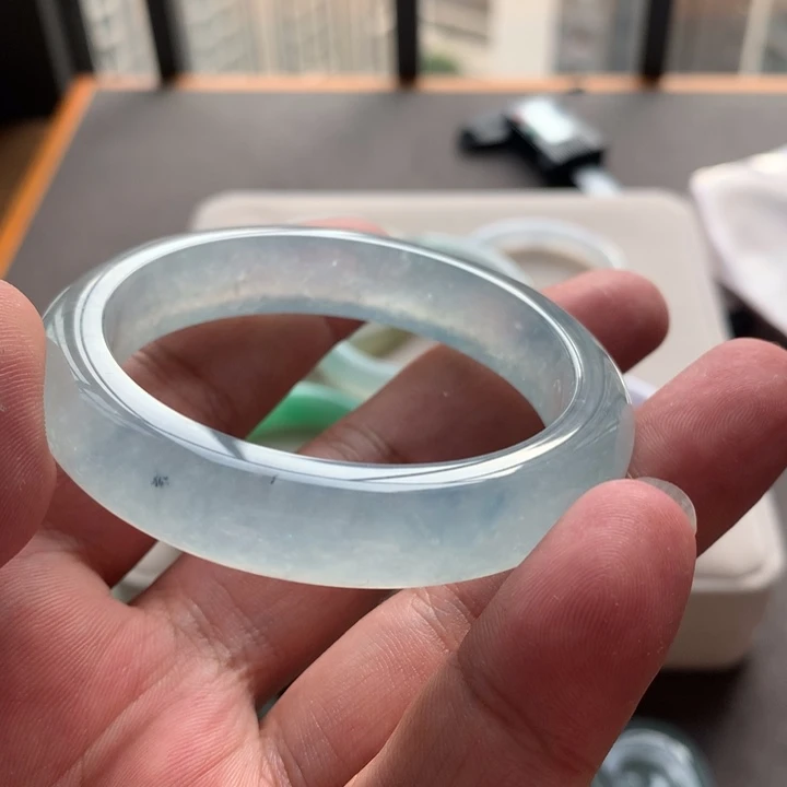 翡翠手镯未镶嵌天然翡翠手镯