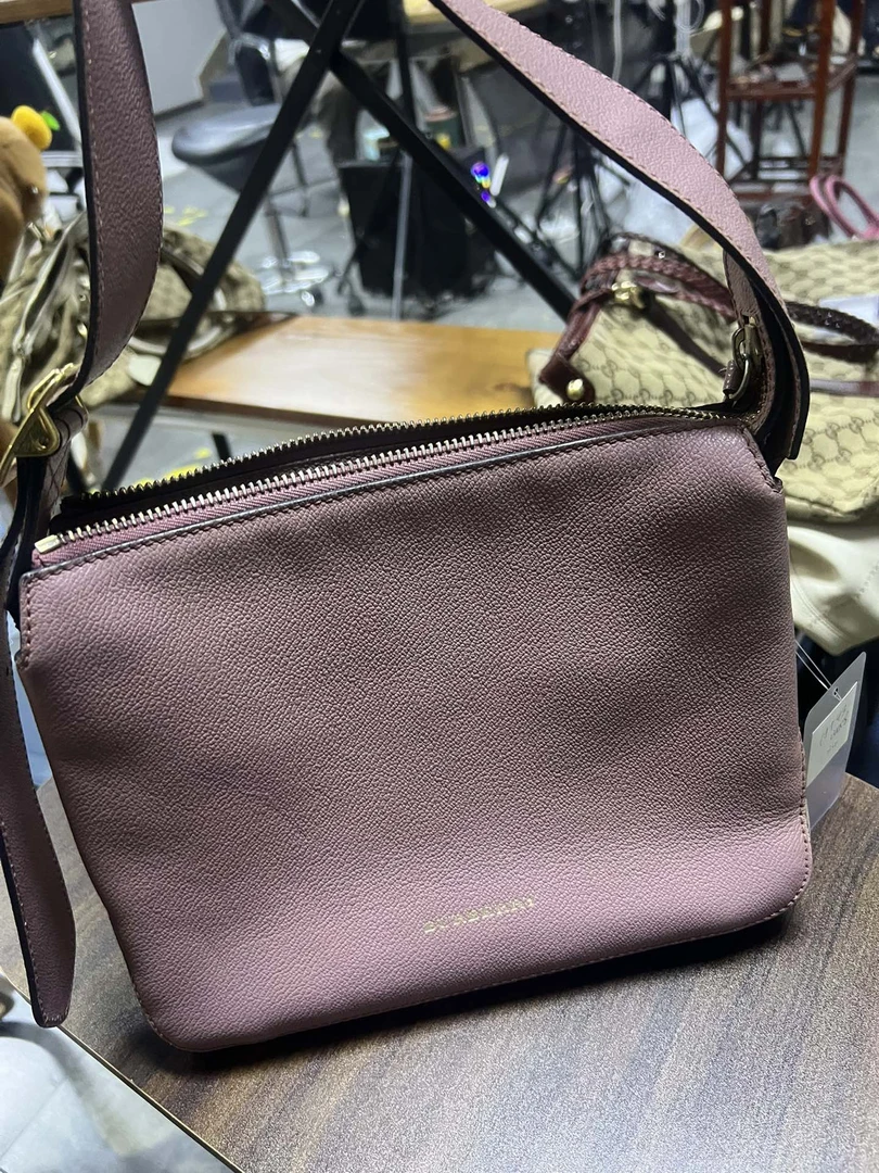 95新 BURBERRY/博柏利 /斜挎包/15543