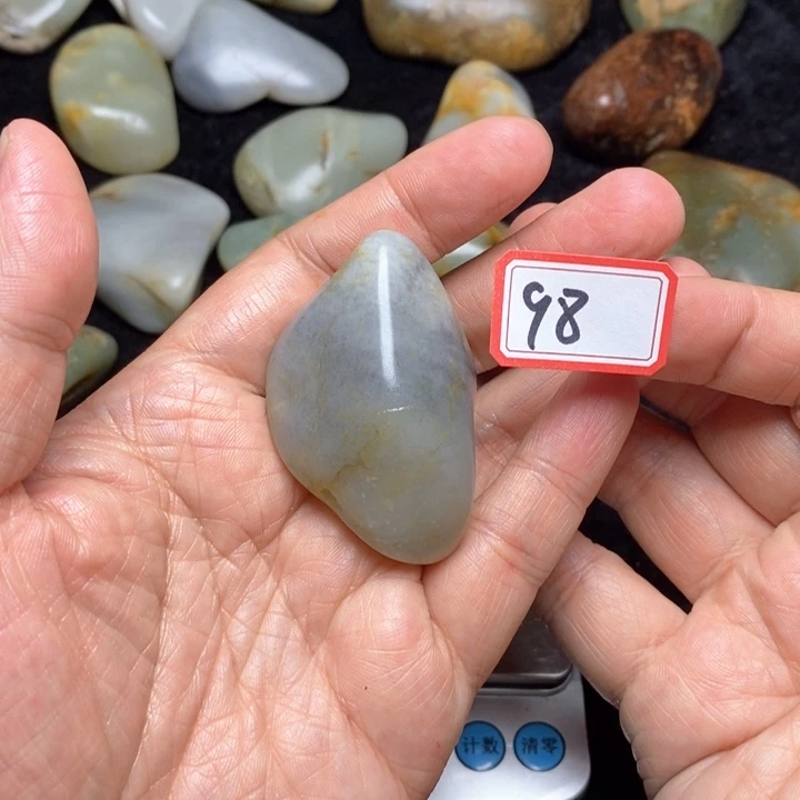 未镶嵌和田玉把件98