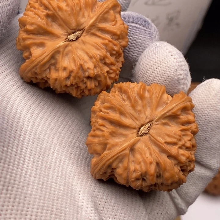 文玩核桃把件-*瓜南疆石40