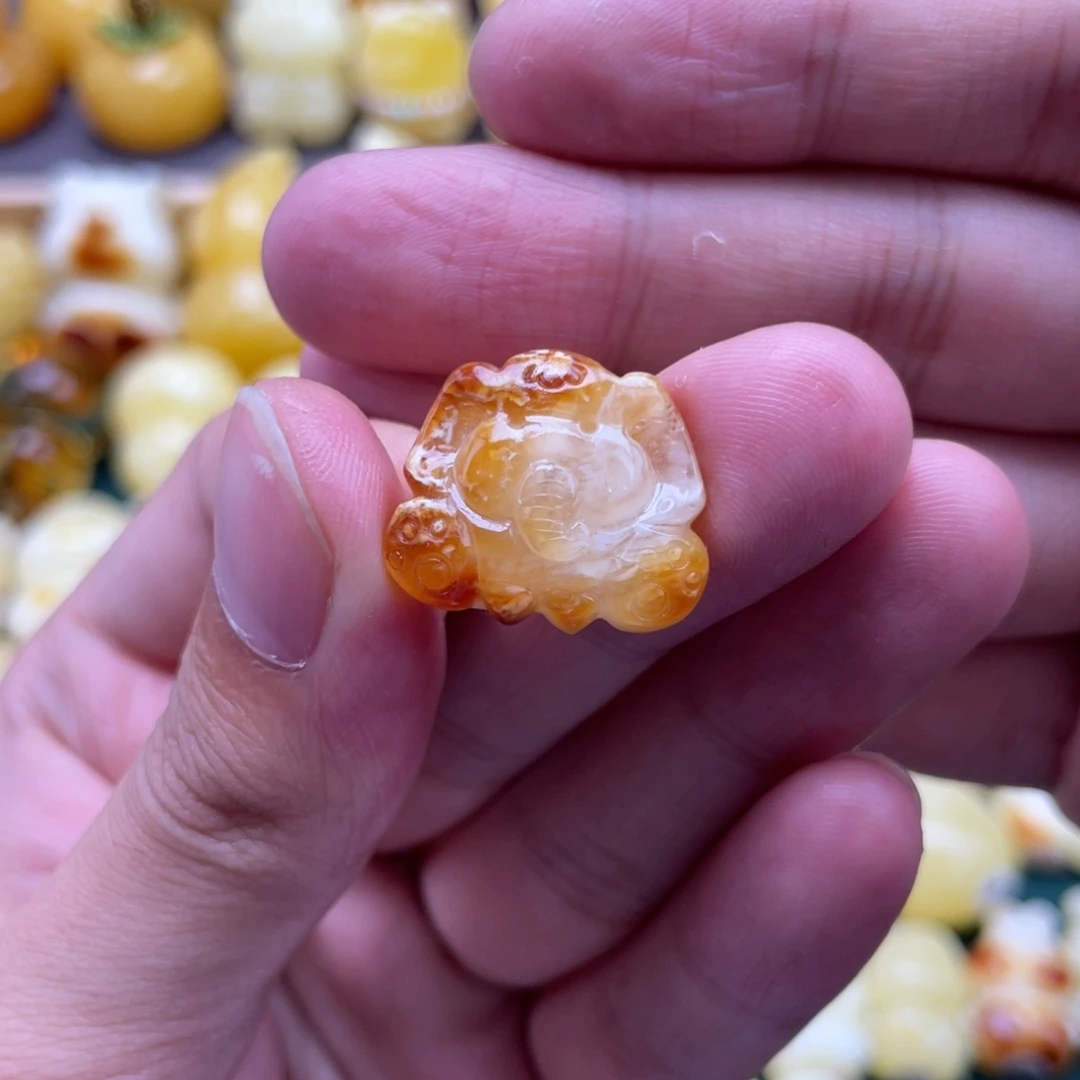 琥珀未镶嵌裸石蜜蜡