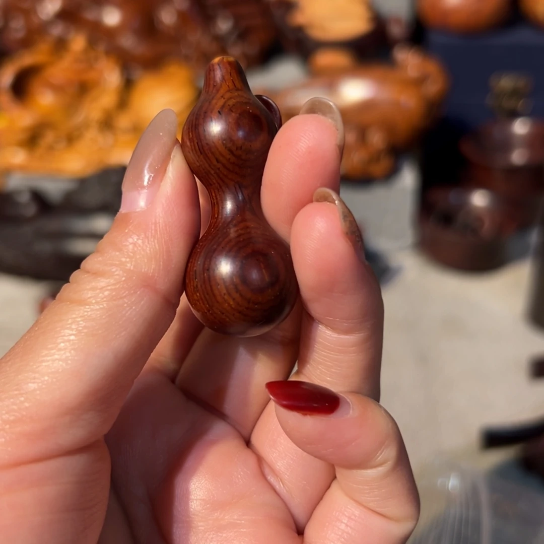 微凹黄檀（南美大红酸枝）绕指搜