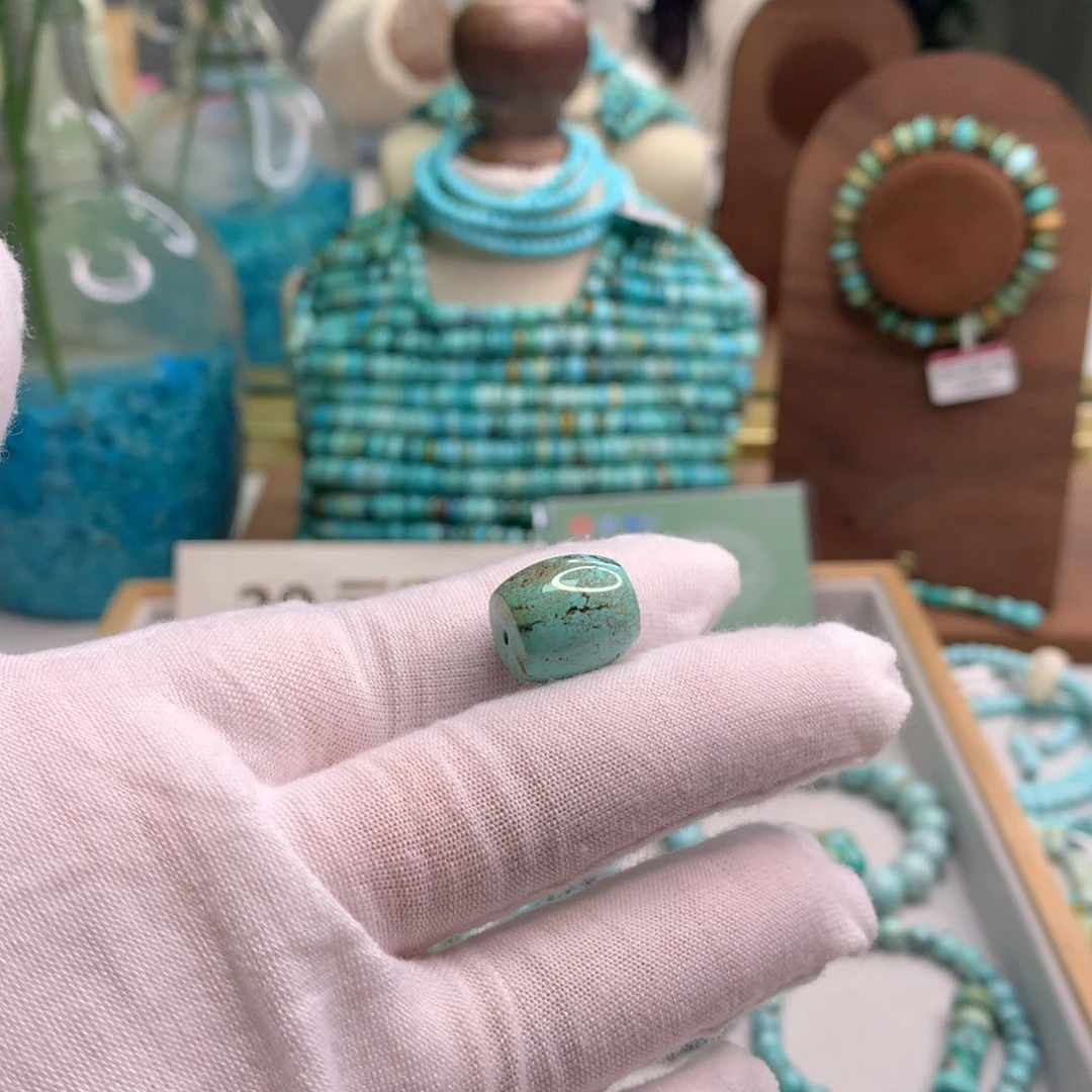 绿松石未镶嵌饰品