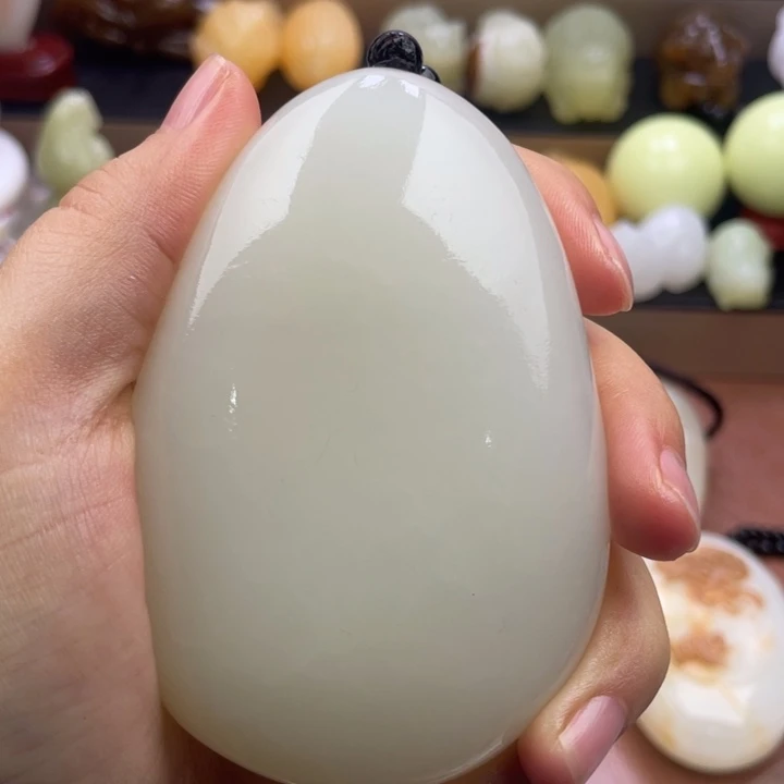 静***界石材天然古青石手把件