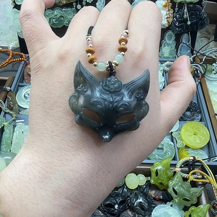 岫玉未镶嵌吊坠(赠链)