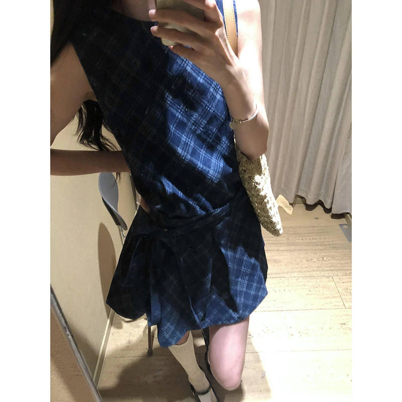 性感甜辣妹格纹无袖连衣裙子夏季新款修身显瘦设计感小众百褶短裙