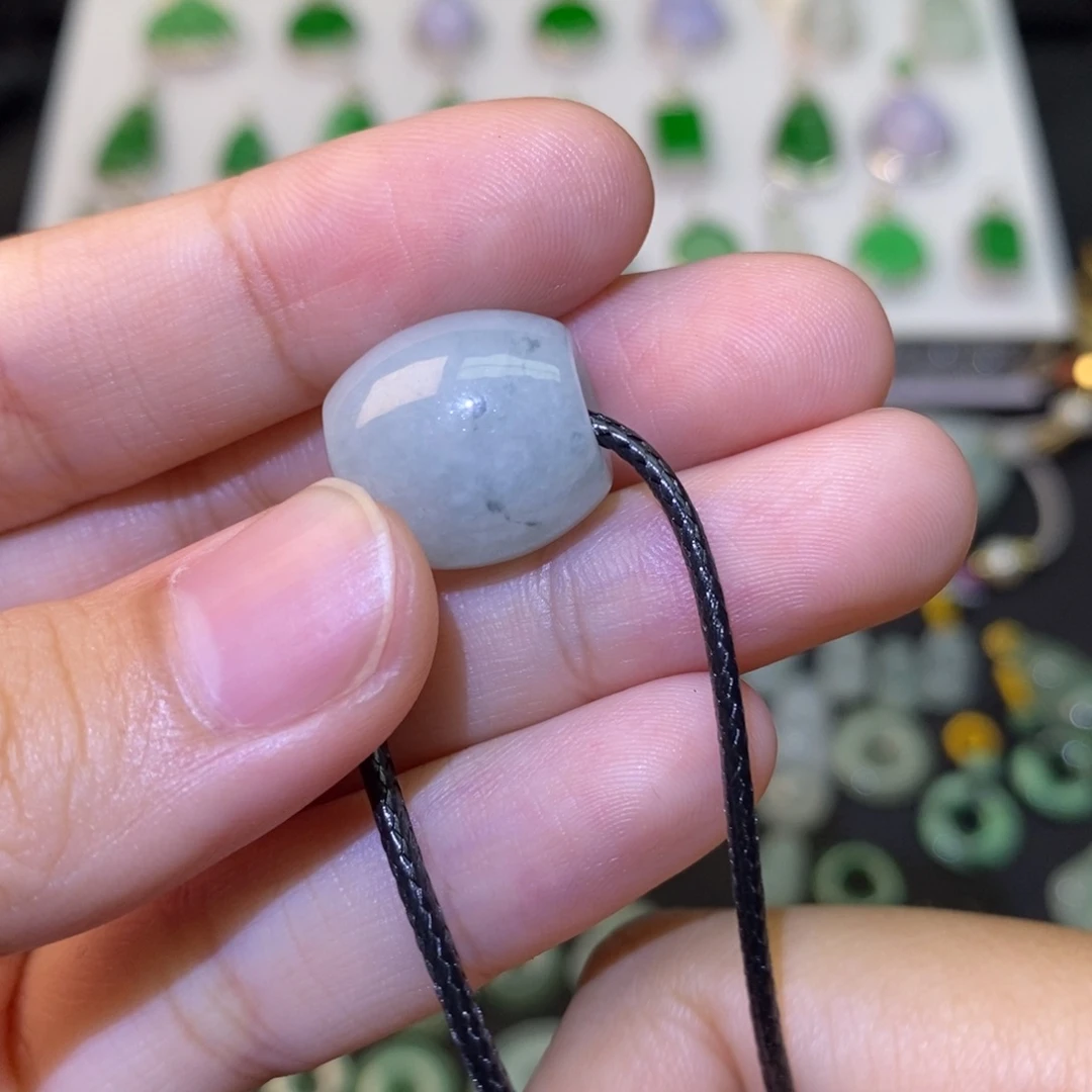 翡翠未镶嵌颈饰有纹裂