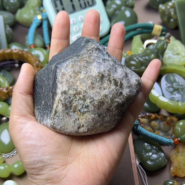 岚***泽岫岩老玉（透闪石质玉）未镶嵌挂件