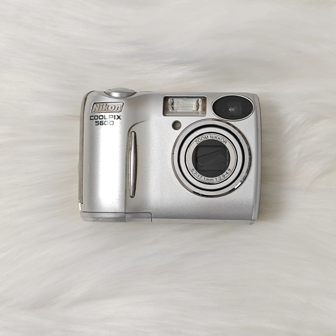8新 Nikon/尼康 e5600 微瑕机 配件齐全 出片复古冷白皮