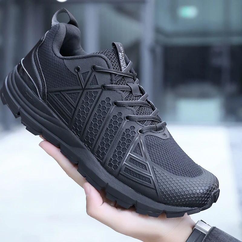 君洛克蜘蛛战术通勤鞋男透气防滑登山鞋耐磨低帮户外靴R26001