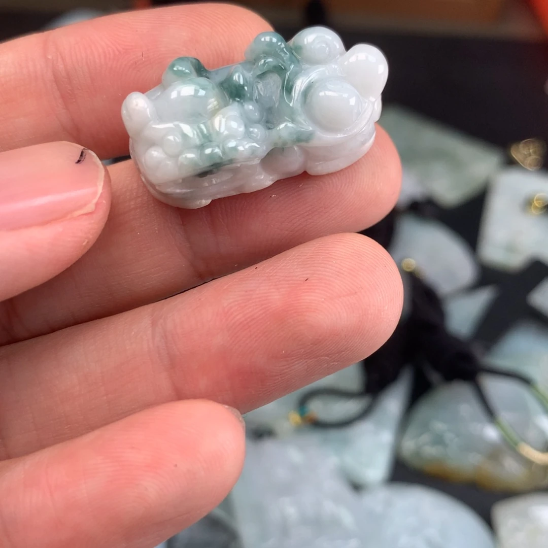 翡翠未镶嵌颈饰福利