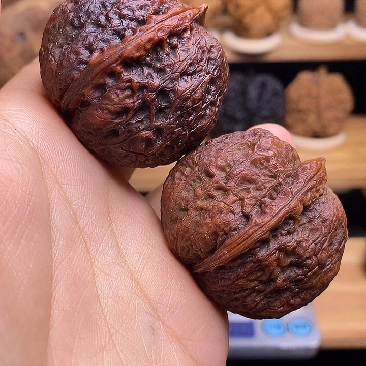 文玩核桃吊坠七彩大苹果42   1