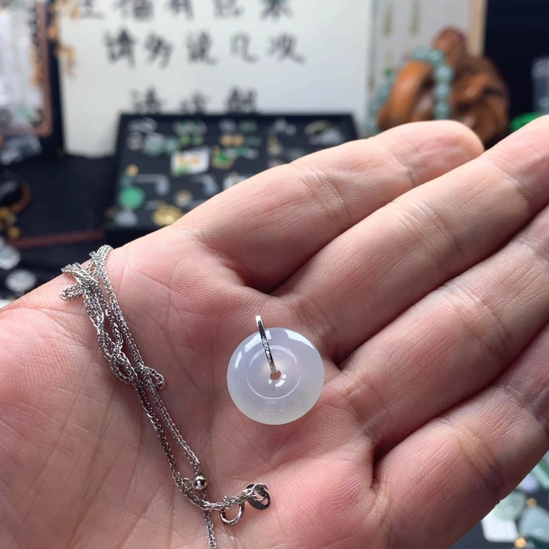 颈饰18K金镶嵌翡翠十*