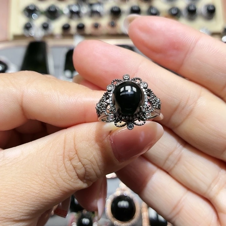 翡翠18K金镶嵌戒指