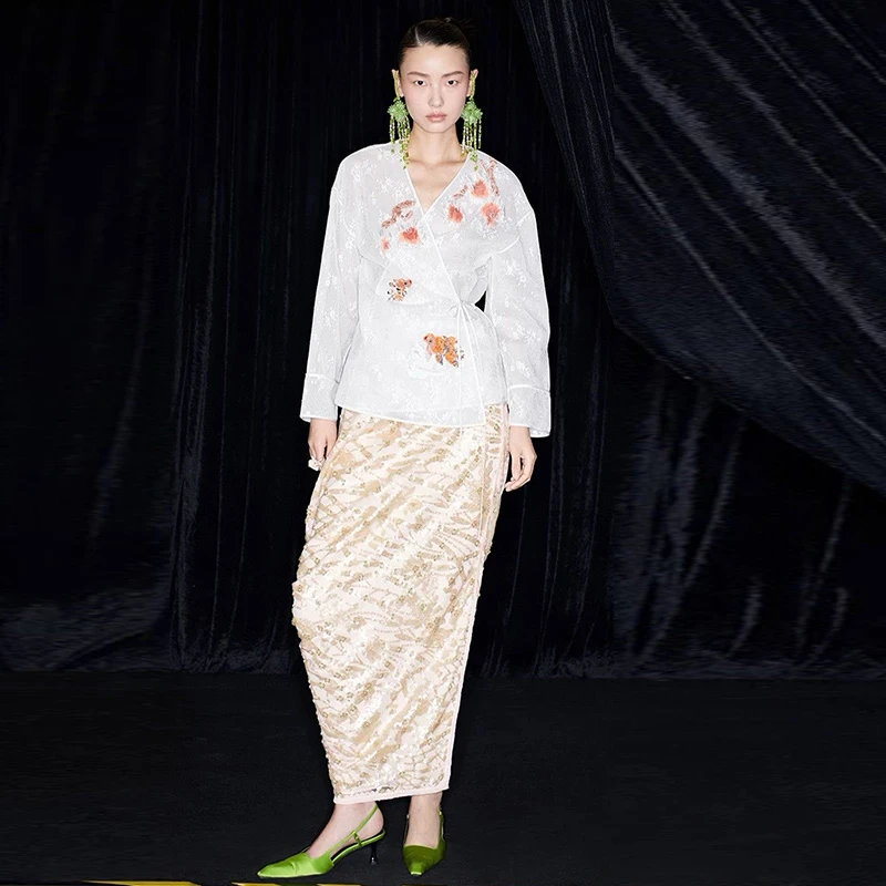 M essential 马 凯静卉绣布立裁不对称结构长半裙