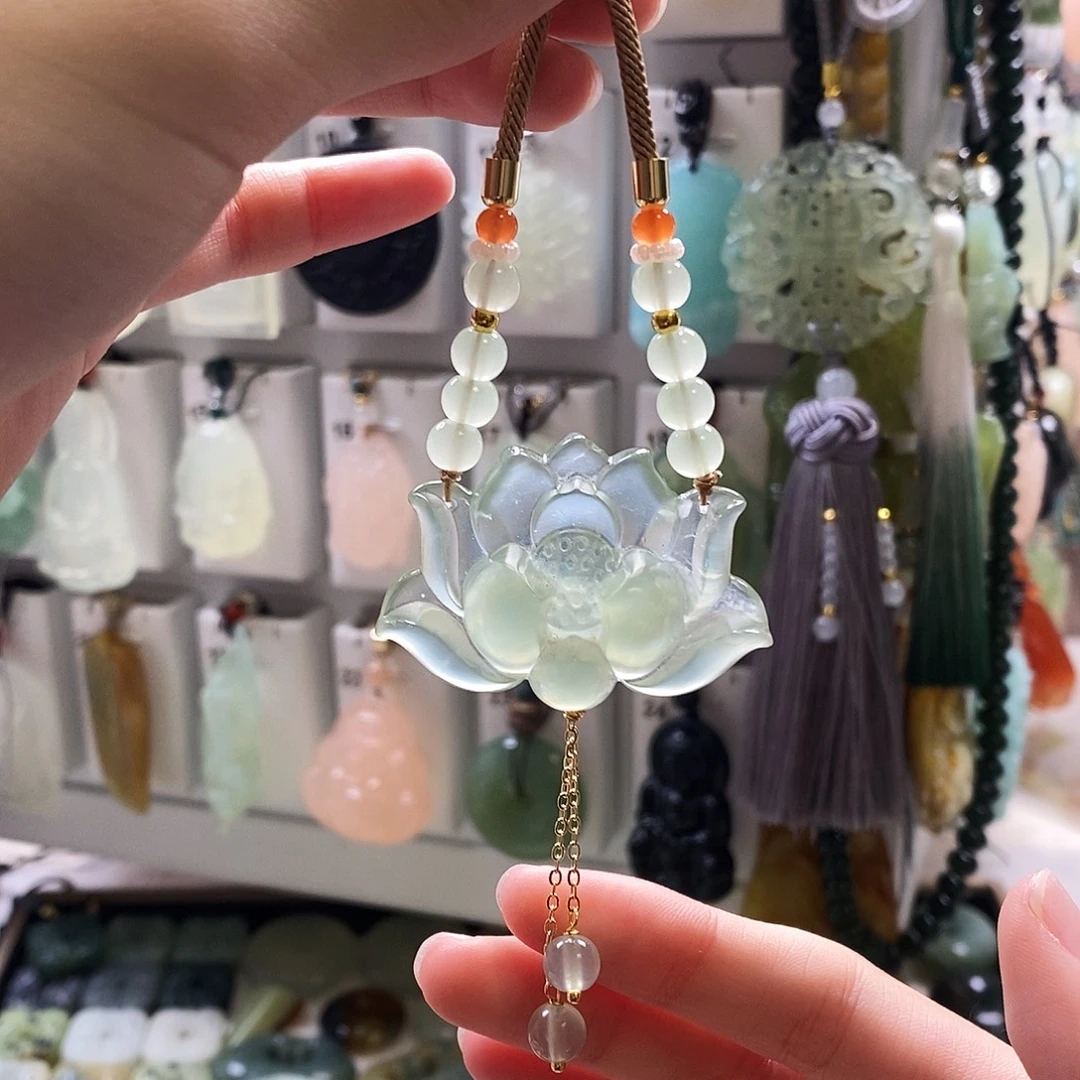 蛇纹石玉未镶嵌颈饰