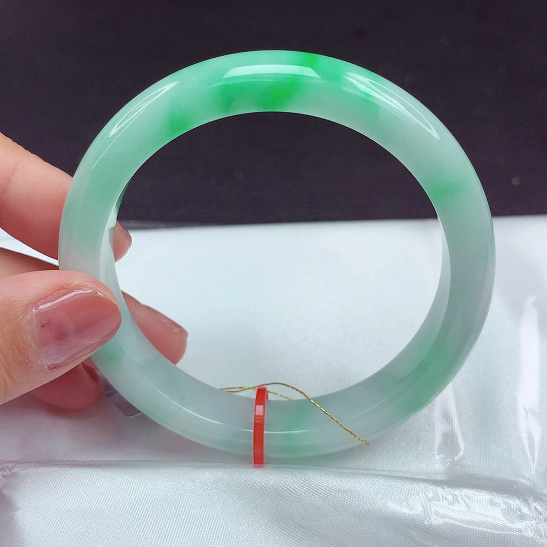 淇***元翡翠未镶嵌手镯57圈324