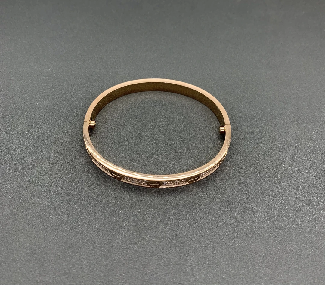 瑞福珠宝 手工镶嵌 经典设计款手镯 A626