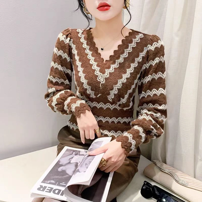 3666款时尚V领条纹蕾丝衫长袖洋气百搭减龄显瘦打底衫