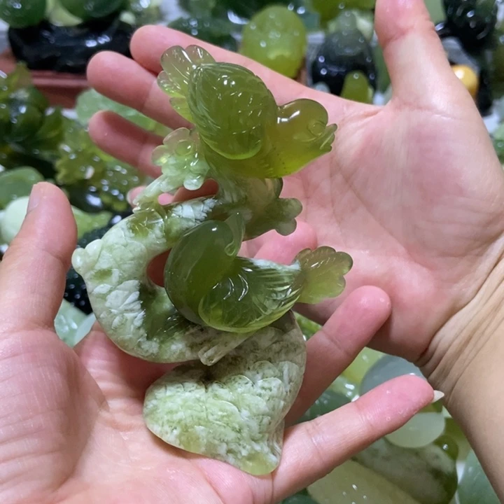 【闪购商品】蛇纹石玉未镶嵌把件