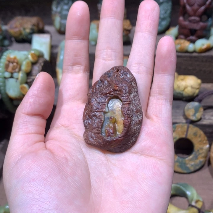 未镶嵌岫岩河磨玉（透闪石质玉）挂件