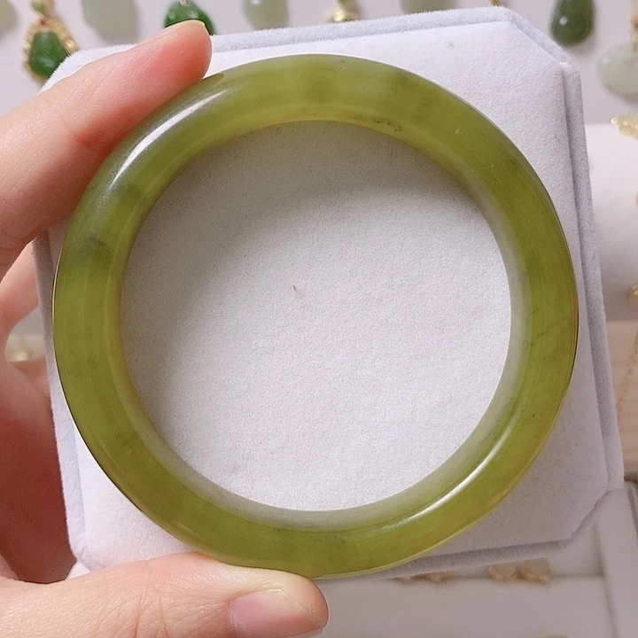 未镶嵌蛇纹石玉手镯圈口60