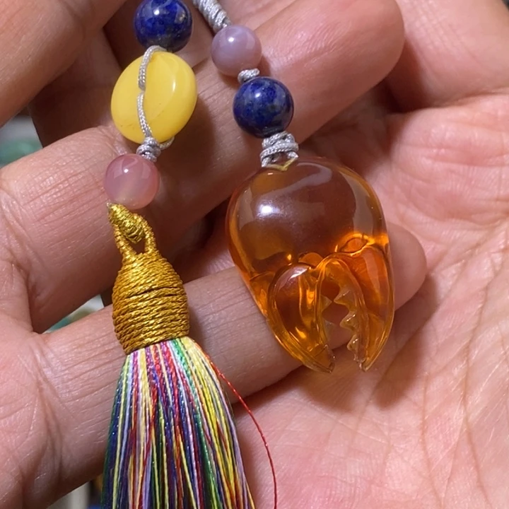 琥珀裸石未镶嵌配饰