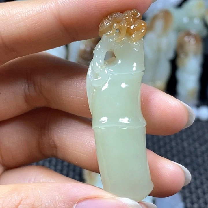 和田玉未镶嵌挂件