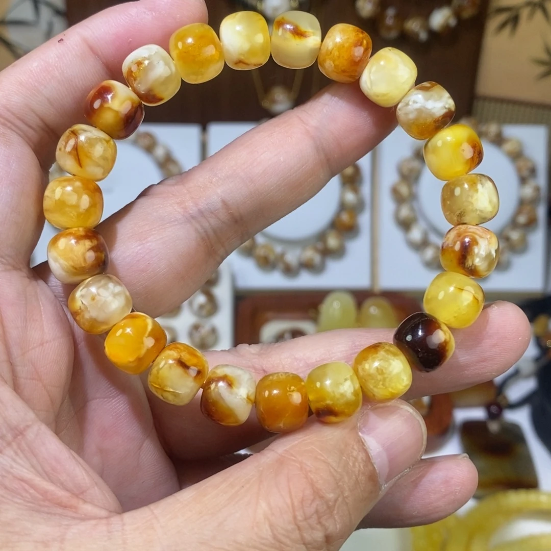 10沁色精工老型手串一条