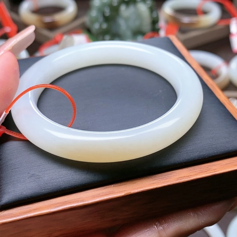 【闪购商品】和田玉手镯未镶嵌